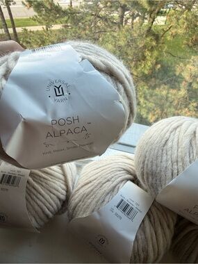 5 - Universal Posh Alpaca Chunky Yarn - Cream